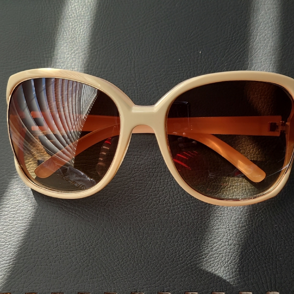 Source Unknown Cream Sunglasses